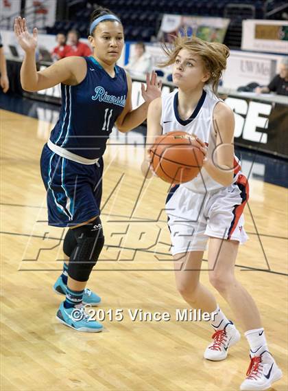 Thumbnail 2 in Juanita vs. Auburn Riverside photogallery.