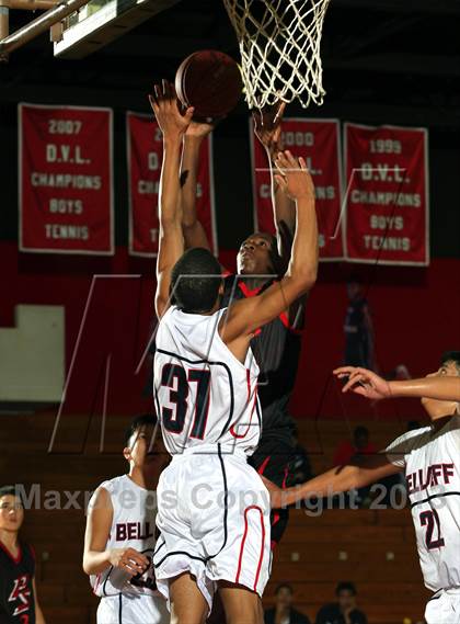 Thumbnail 3 in Bellarmine-Jefferson vs Palm Springs (MaxPreps Holiday Classic) photogallery.