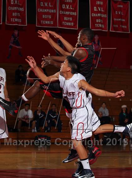 Thumbnail 2 in Bellarmine-Jefferson vs Palm Springs (MaxPreps Holiday Classic) photogallery.