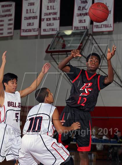 Thumbnail 2 in Bellarmine-Jefferson vs Palm Springs (MaxPreps Holiday Classic) photogallery.