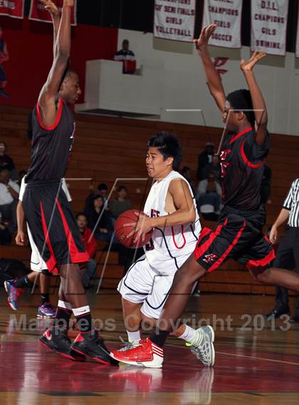 Thumbnail 1 in Bellarmine-Jefferson vs Palm Springs (MaxPreps Holiday Classic) photogallery.