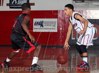 Thumbnail 3 in Bellarmine-Jefferson vs Palm Springs (MaxPreps Holiday Classic) photogallery.
