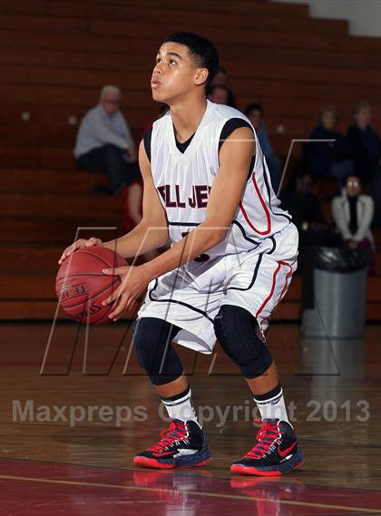 Thumbnail 2 in Bellarmine-Jefferson vs Palm Springs (MaxPreps Holiday Classic) photogallery.
