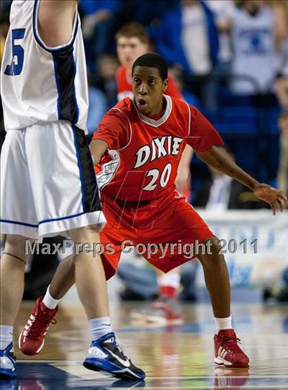 Thumbnail 2 in Lexington Catholic vs. Dixie Heights (KHSAA Sweet 16) photogallery.