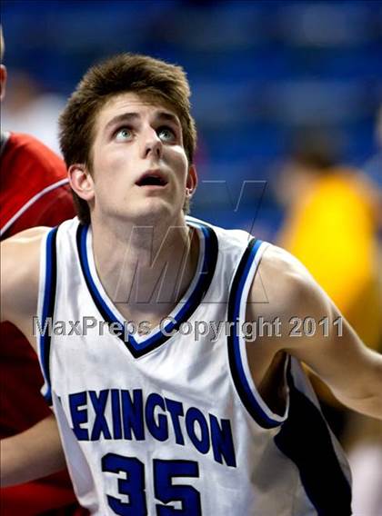 Thumbnail 3 in Lexington Catholic vs. Dixie Heights (KHSAA Sweet 16) photogallery.