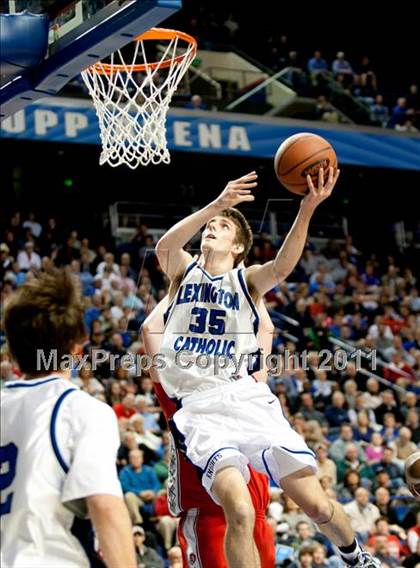Thumbnail 2 in Lexington Catholic vs. Dixie Heights (KHSAA Sweet 16) photogallery.