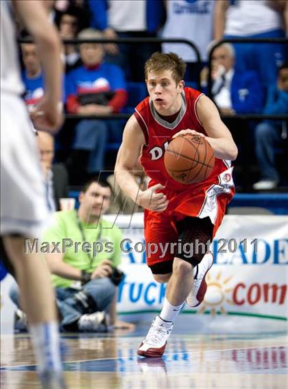 Thumbnail 1 in Lexington Catholic vs. Dixie Heights (KHSAA Sweet 16) photogallery.