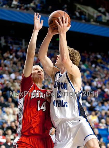 Thumbnail 1 in Lexington Catholic vs. Dixie Heights (KHSAA Sweet 16) photogallery.