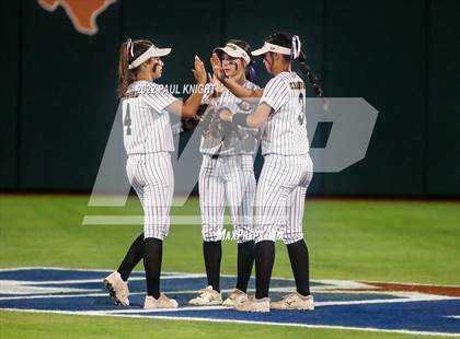 Thumbnail 3 in Crawford vs. Lovelady (UIL 2A State Championship game) photogallery.