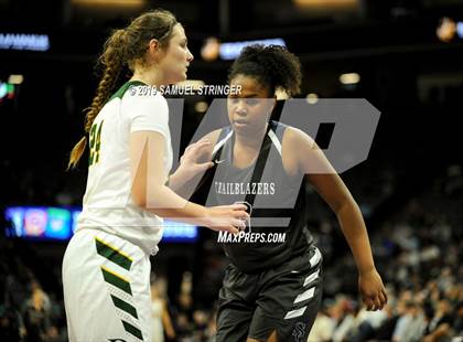 Thumbnail 3 in Pinewood vs. Sierra Canyon (CIF State Open Division Final) photogallery.
