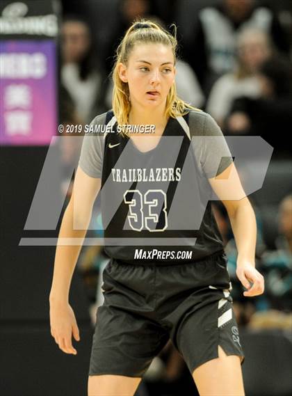 Thumbnail 3 in Pinewood vs. Sierra Canyon (CIF State Open Division Final) photogallery.