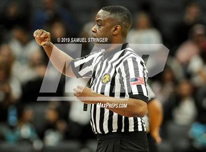 Thumbnail 2 in Pinewood vs. Sierra Canyon (CIF State Open Division Final) photogallery.