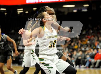 Thumbnail 1 in Pinewood vs. Sierra Canyon (CIF State Open Division Final) photogallery.