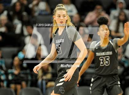 Thumbnail 2 in Pinewood vs. Sierra Canyon (CIF State Open Division Final) photogallery.