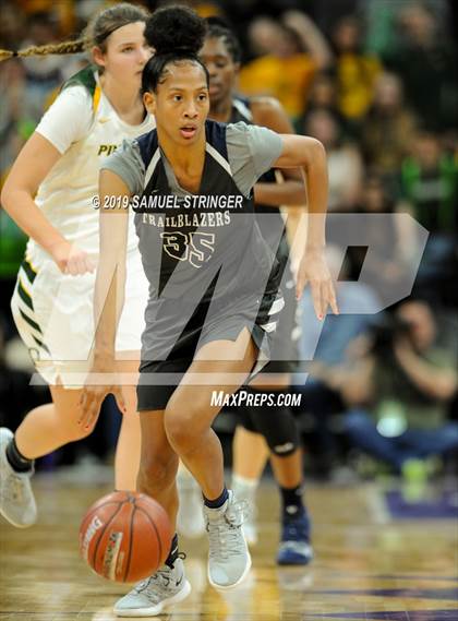 Thumbnail 3 in Pinewood vs. Sierra Canyon (CIF State Open Division Final) photogallery.