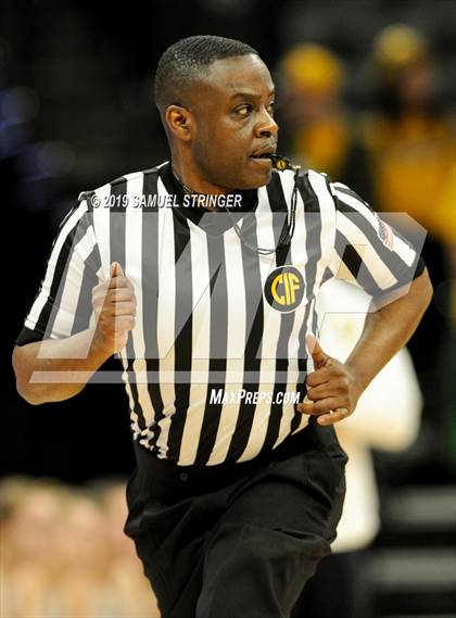 Thumbnail 3 in Pinewood vs. Sierra Canyon (CIF State Open Division Final) photogallery.