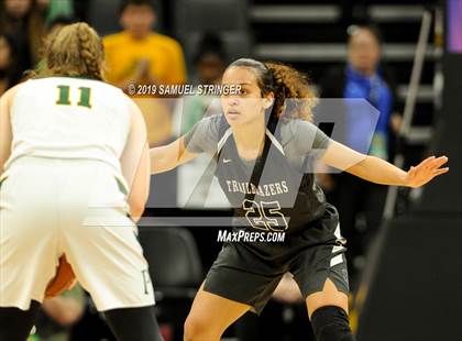 Thumbnail 2 in Pinewood vs. Sierra Canyon (CIF State Open Division Final) photogallery.