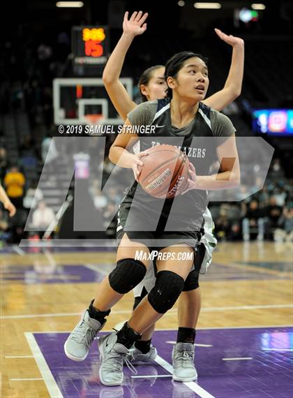 Thumbnail 2 in Pinewood vs. Sierra Canyon (CIF State Open Division Final) photogallery.