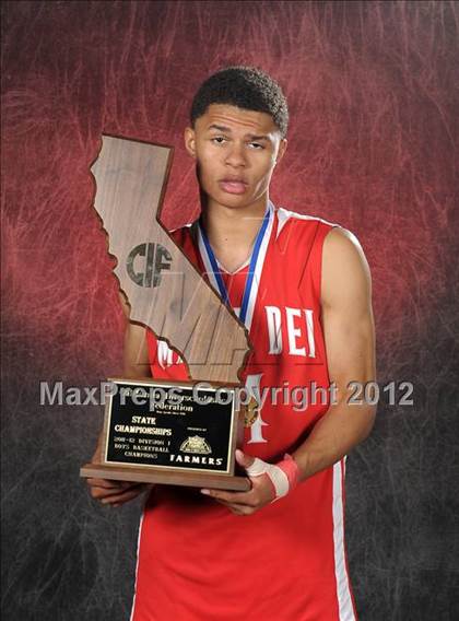 Thumbnail 2 in Mater Dei (CIF State D1 Award Photos) photogallery.