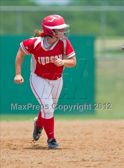 Thumbnail 3 in O'Connor vs Converse Judson (UIL Region 4 Area Playoff) photogallery.