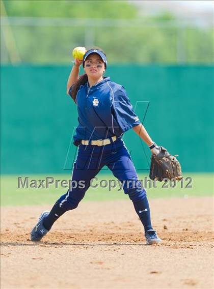 Thumbnail 2 in O'Connor vs Converse Judson (UIL Region 4 Area Playoff) photogallery.