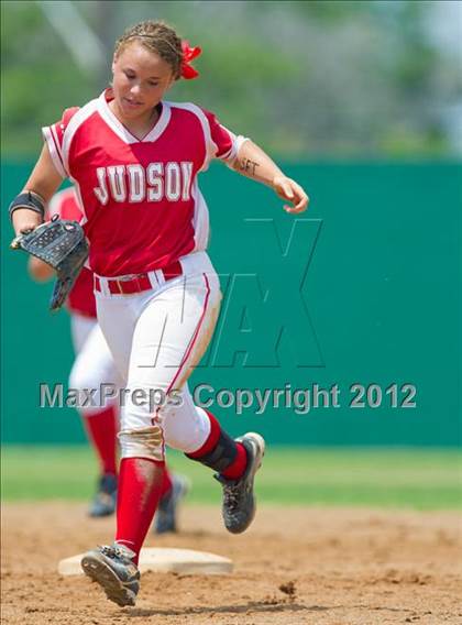 Thumbnail 3 in O'Connor vs Converse Judson (UIL Region 4 Area Playoff) photogallery.