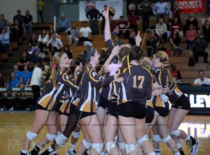 Thumbnail 2 in Parker vs. Sacred Heart Prep (CIF State D4 Final) photogallery.