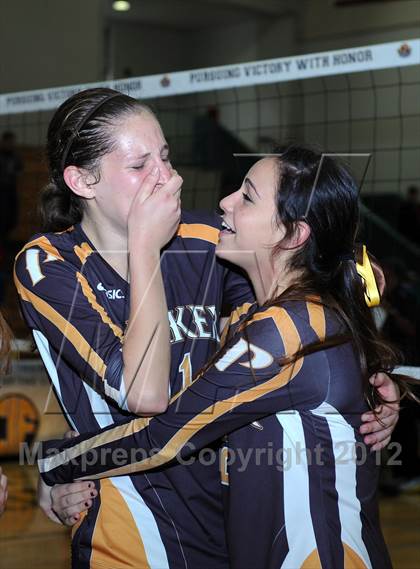 Thumbnail 3 in Parker vs. Sacred Heart Prep (CIF State D4 Final) photogallery.