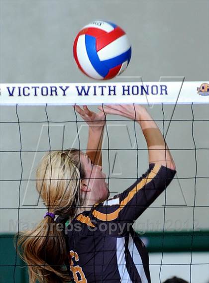 Thumbnail 2 in Parker vs. Sacred Heart Prep (CIF State D4 Final) photogallery.