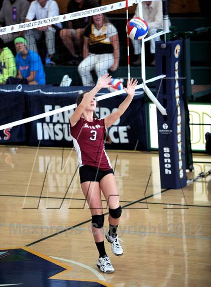 Thumbnail 3 in Parker vs. Sacred Heart Prep (CIF State D4 Final) photogallery.