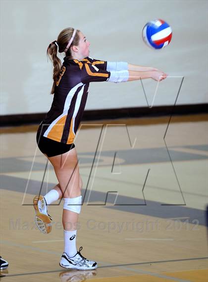 Thumbnail 3 in Parker vs. Sacred Heart Prep (CIF State D4 Final) photogallery.