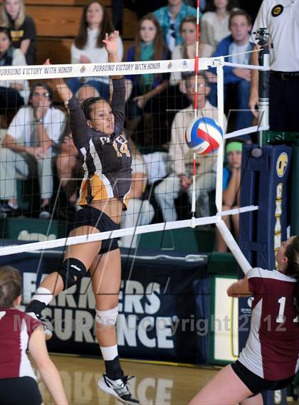 Thumbnail 2 in Parker vs. Sacred Heart Prep (CIF State D4 Final) photogallery.