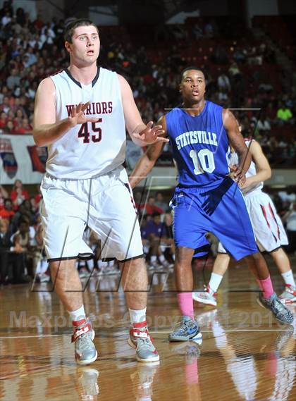 Thumbnail 1 in Webb vs. Statesville (NCHSAA 3A Final) photogallery.