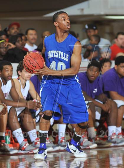 Thumbnail 3 in Webb vs. Statesville (NCHSAA 3A Final) photogallery.