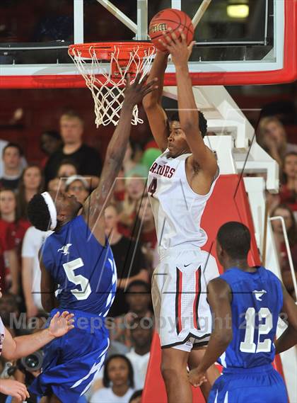 Thumbnail 1 in Webb vs. Statesville (NCHSAA 3A Final) photogallery.