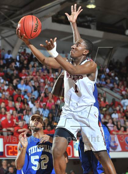 Thumbnail 1 in Webb vs. Statesville (NCHSAA 3A Final) photogallery.