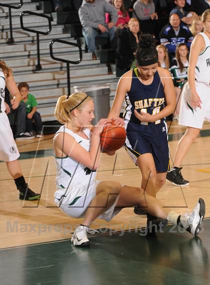 Thumbnail 3 in Tehachapi vs Shafter (CIF CS Playoffs) photogallery.