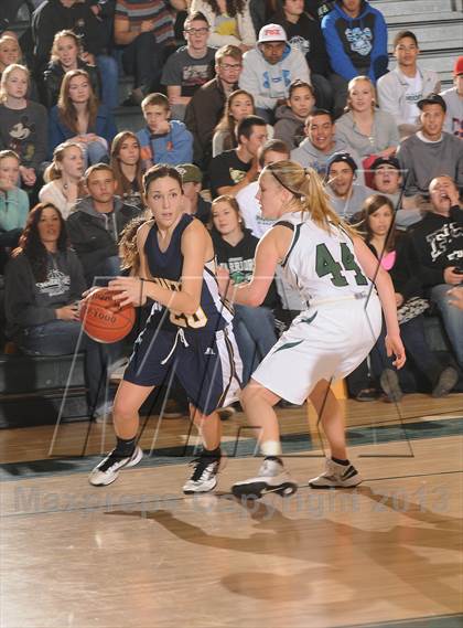 Thumbnail 1 in Tehachapi vs Shafter (CIF CS Playoffs) photogallery.