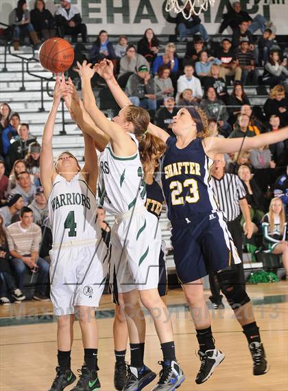 Thumbnail 3 in Tehachapi vs Shafter (CIF CS Playoffs) photogallery.