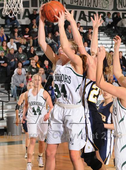 Thumbnail 3 in Tehachapi vs Shafter (CIF CS Playoffs) photogallery.