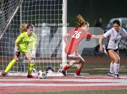 Thumbnail 2 in Mira Costa vs Redondo Union photogallery.