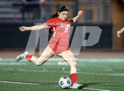 Thumbnail 3 in Mira Costa vs Redondo Union photogallery.