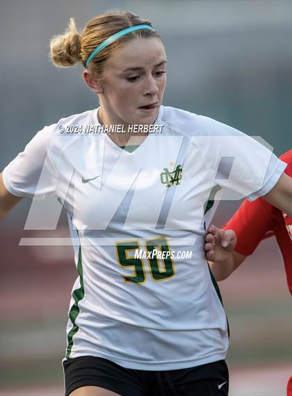 Thumbnail 2 in Mira Costa vs Redondo Union photogallery.