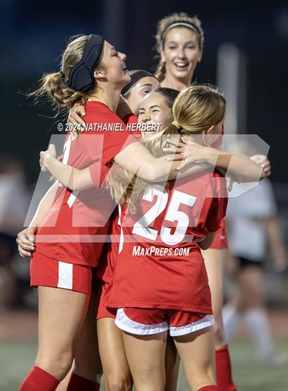 Thumbnail 3 in Mira Costa vs Redondo Union photogallery.