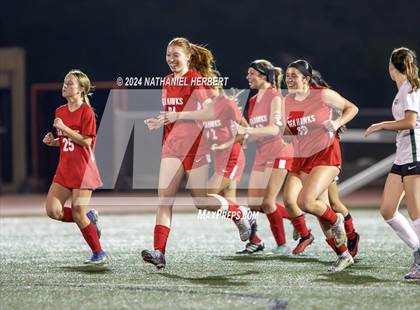 Thumbnail 2 in Mira Costa vs Redondo Union photogallery.
