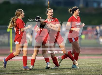 Thumbnail 2 in Mira Costa vs Redondo Union photogallery.