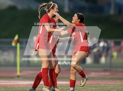 Thumbnail 3 in Mira Costa vs Redondo Union photogallery.
