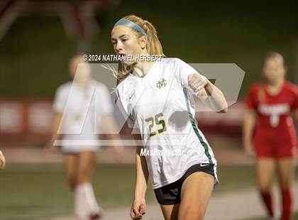 Thumbnail 2 in Mira Costa vs Redondo Union photogallery.