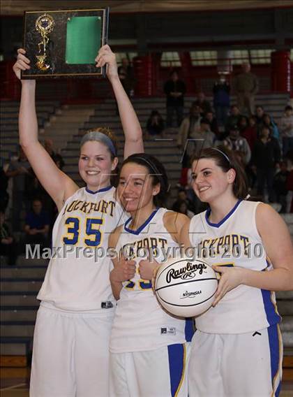 Thumbnail 1 in Lockport vs Williamsville North (Section VI Class AA Final) photogallery.