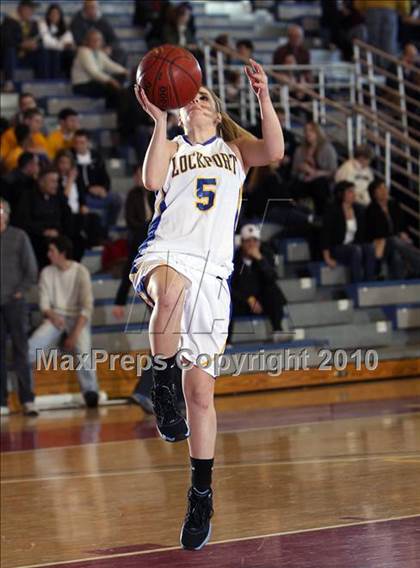 Thumbnail 1 in Lockport vs Williamsville North (Section VI Class AA Final) photogallery.